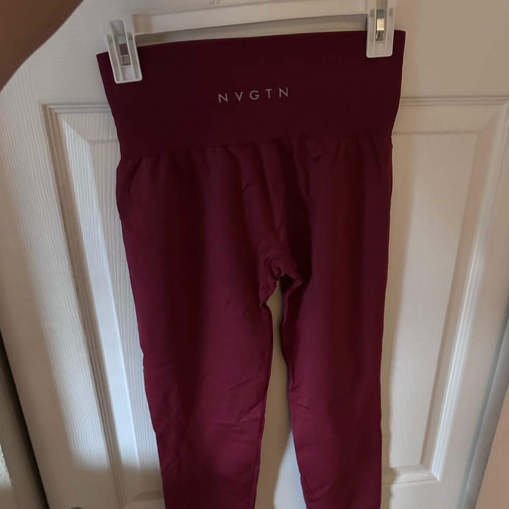 Medium Red Solid Seamless Leggings - image 1